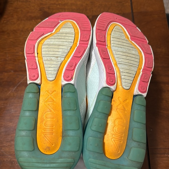 Nike 270 - Picture 6 of 6